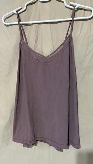 Lululemon tank top thumbnail 1
