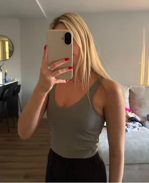 Amazon Align Tank Top thumbnail 1
