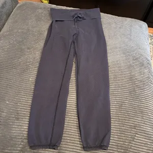 Lululemon athletica Navy Blue Striped Mid OR High Rise Jogger Yoga Pant See Pics thumbnail 2