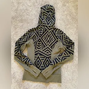 Lululemon women’s size 4 jacket thumbnail 4