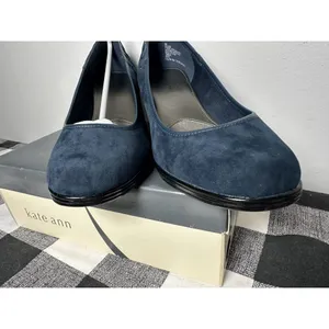 New Size 8 M Kate Ann Leah Mid‎ Wedge Pump Comfort Shoe Pleated Suede Blue thumbnail 13