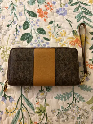 Brown Michael Kors Wallet thumbnail 2