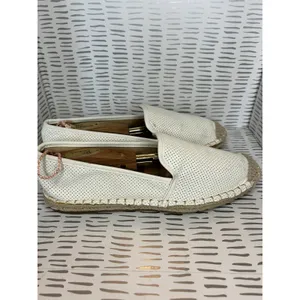 Time and Tru Womens White Perforated Espadrille Slip On Flats Size 9 Round Toe‎ thumbnail 4