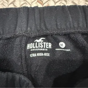 Hollister Black Ultra High-Rise Tapered Sweatpants thumbnail 5
