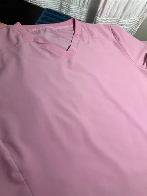 Ladies V-Neck Pink scrub top Sz L by Heal Wear excellent condition. thumbnail 1