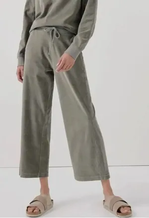 ✨Pact Women's Cotton Velour Wide Leg Crop Green Sz Medium Pants✨ thumbnail 1