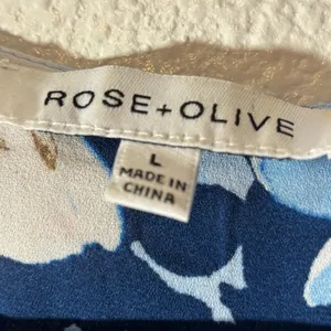 Rose + Olive Women's Size L Floral Light Blue V-Neck Sleeveless Blouse Top thumbnail 4