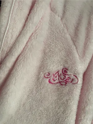 NWT Victoria's Secret Soft Plush Light Pink Robe Size Medium/Large thumbnail 3