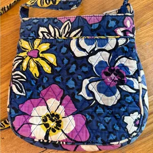 Vera Bradley Triple Zip Crossbody Bag African Violet Design RETIRED thumbnail 5