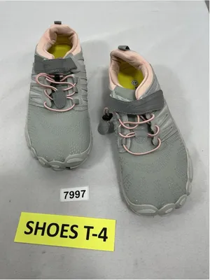 Womans New Sports Gray Running Barefoot Sneakers Size 10.5 Pink Laces thumbnail 1