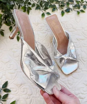 RAYE Dane Heels in Silver Sz 8.5 thumbnail 1