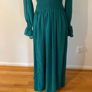 Beautiful Flowing V-Neck Sheer Long Dress Size 6 Medium thumbnail 5