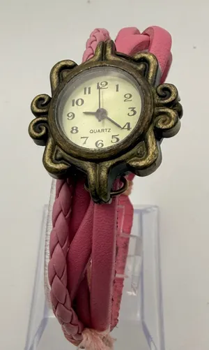 Charming Ladies Vintage Style Pink Threaded Leather Watch Working New Battery thumbnail 1