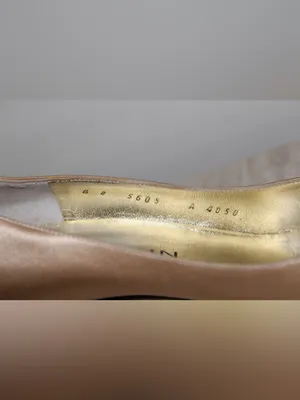 St. John Gold Heels Size 8B thumbnail 4