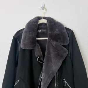 [Zara] Black Faux Fur Suede Double-Faced Oversized Moto Jacket Blogger Fave XS thumbnail 4