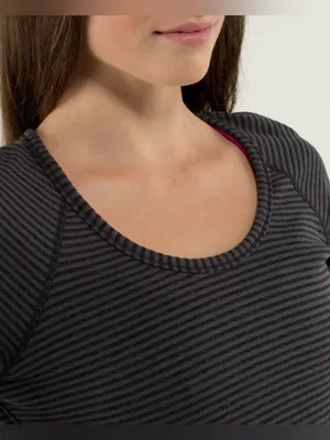 Lululemon Open Your Heart Long Sleeve Reversible Striped Yoga Running Workout thumbnail 5