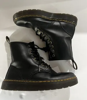 Dr. Doc Martens Air Wair Zavala Combat Boots Black Leather Womens 6 Mens 5 thumbnail 1