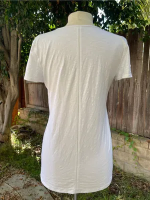 Lululemon love tee White round V-Neck T-shirt Classic Lightweight streetwear 8 thumbnail 3