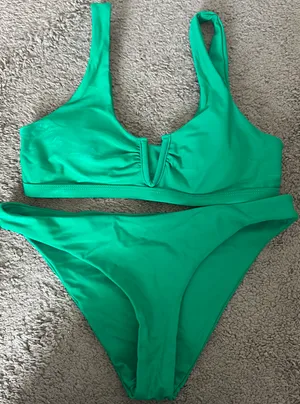 Bikini thumbnail 1