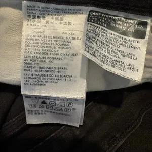 Levi’s 311 Shaping Skinny Black Denim Jeans Womens Tag 32 Measures 36‎ thumbnail 7