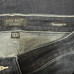 Judy Blue Jeans Womens 13/31‎ Boyfriend Fit High Rise Dark Wash Distressed Denim thumbnail 5