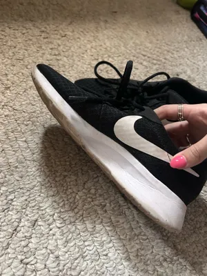 Nike Women’s Sneakers thumbnail 4