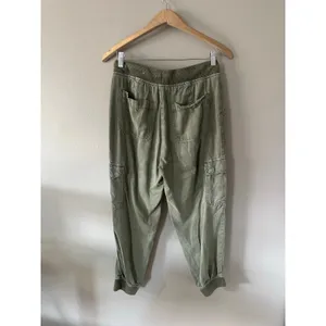 American Eagle Green Elastic Waist Cargo Joggers Size Small Short thumbnail 9
