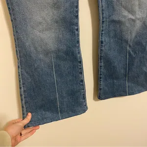 Madewell The Flea Market Flare Jean size 28 (hemmed) thumbnail 3