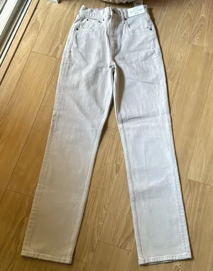 Abercombie 90s straight ultra high rise Jean thumbnail 1