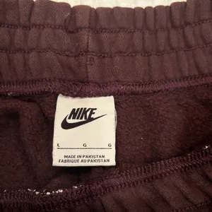Nike Therma Fit Dark Maroon High Waist Women's Jogger Elastic Waist Size Large thumbnail 6