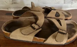 Birkenstock women’s sandals with Soft Footbed. Size 39 thumbnail 1