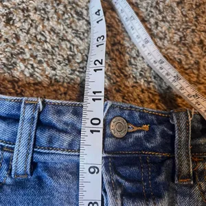 Willow + Root‎ Distressed Mom Jeans Ripped Knee Denim Button Fly Size 28 thumbnail 6