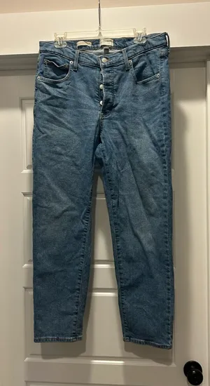 Universal Thread Straight-Leg Mid Wash Blue Jeans Button Fly Size 14 thumbnail 1
