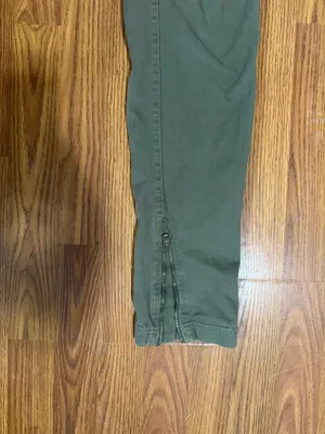 Athleta Green Cargo Utility Ankle Zip Pant Size 8T. thumbnail 2
