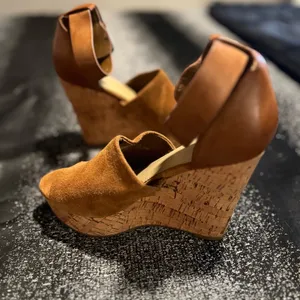 Womens 6.5 Marc Fisher Hadeya Open Toe Cork 4.5" Wedge Sandal thumbnail 4