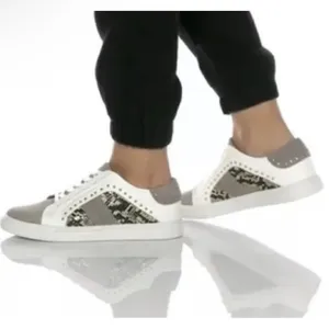 Steve Madden Annita Sneaker Leather Reptile Snakeskin Studs 7.5‎ Tennis Shoe thumbnail 3