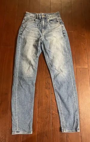 American Eagle Mom Jeans thumbnail 1