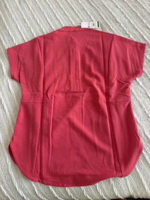 Women’s FIGS Scrub Top thumbnail 4