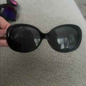 Coach Chic Black and Pink Sunglasses frames thumbnail 3