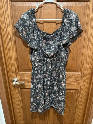 Floral Short Sleeve V-Neck Women's Dress - Black with Peach Floral thumbnail 2