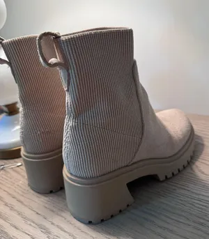 Steve Madden Light Brown Booties Boots Suede thumbnail 2