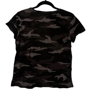 Athleta Daily Camo‎ Crew Neck Short Sleeve Tee Shirt Size Medium thumbnail 2