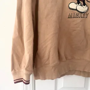 Disney Vintage 90s Beige Maroon High V Neck Sweatshirt Embroidered Mickey XL thumbnail 3