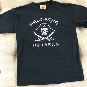 Lola Star Brooklyn Pirates Graphic Novelty TShirt M thumbnail 1
