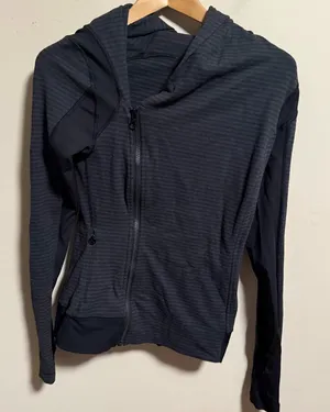 Lululemon Bhakti Yoga Jacket Luon Pique Black Dark Slate / Black- Size 6 thumbnail 1