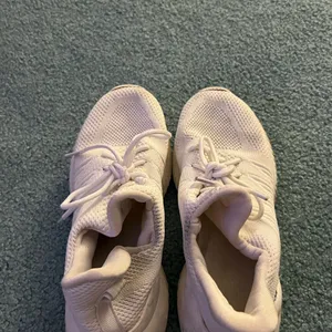 Amazon Women's White Sneakers thumbnail 4