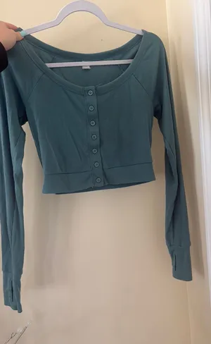 Old navy top thumbnail 1