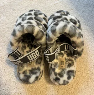 UGG FLUFF YEAH leopard print slippers thumbnail 1