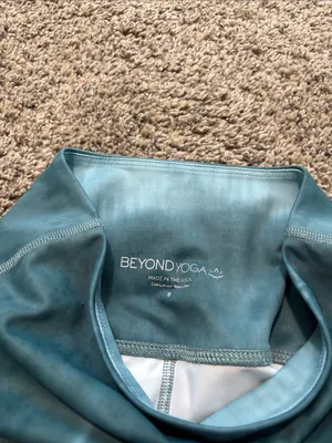 Beyond Yoga Leggings size small thumbnail 5