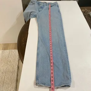 Abercrombie 90s Relaxed Jean High Rise Light Wash Size 29 Regular thumbnail 5